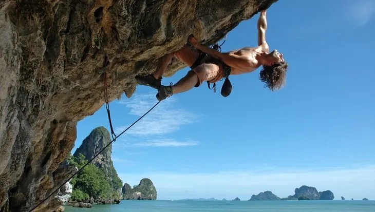 Tour leo núi bên bờ biển Railay Krabi