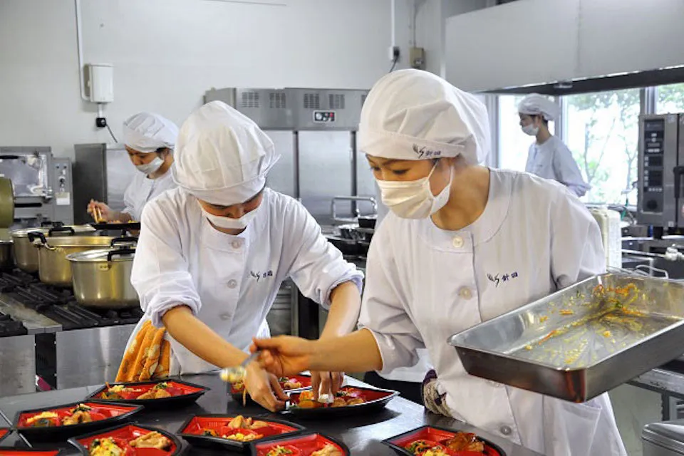 Quá trình chế biến và nguyên liệu đặc trưng