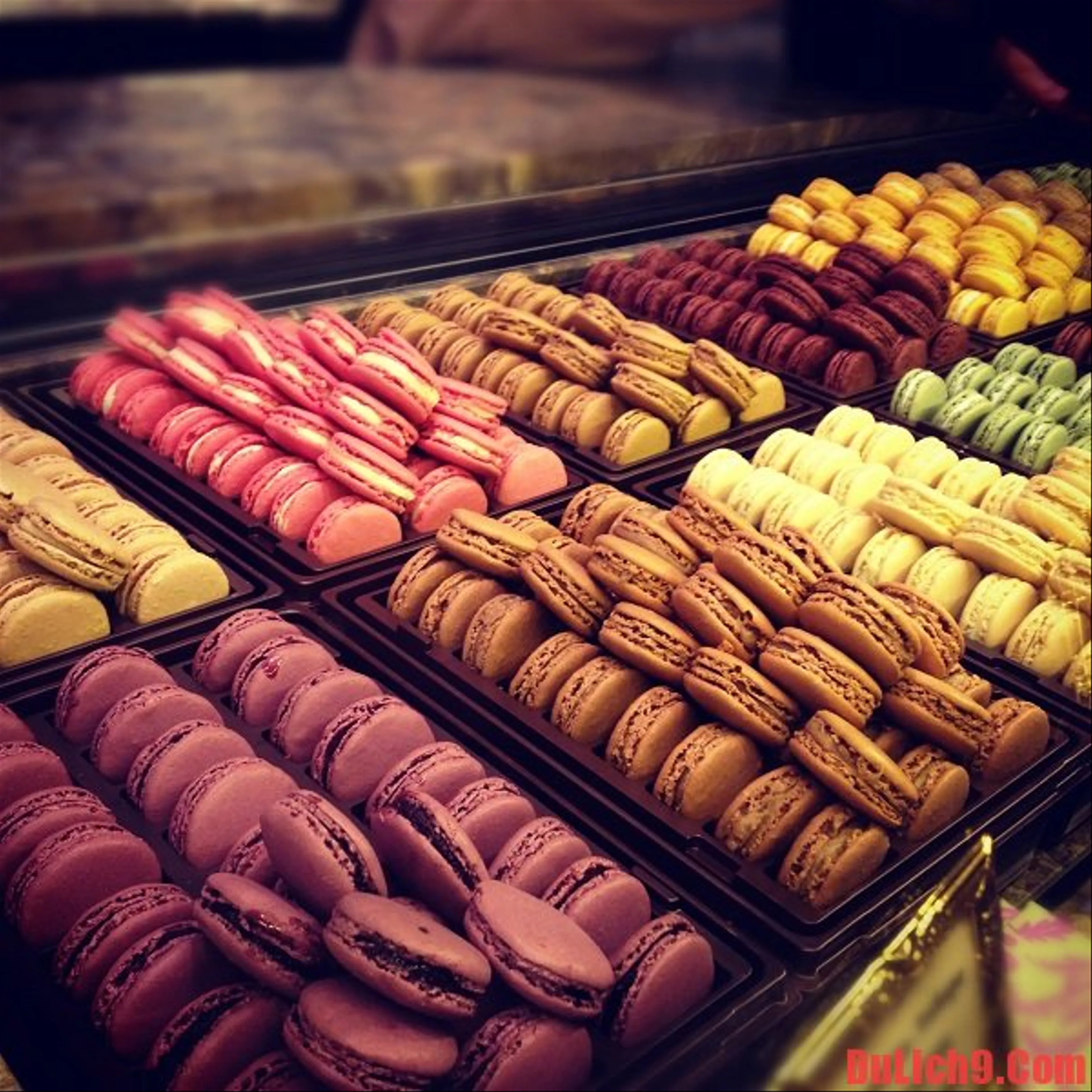 Thưởng thức Bánh Macaron Ngon Nhất tại Paris: Điểm Đến Không Thể Bỏ Qua