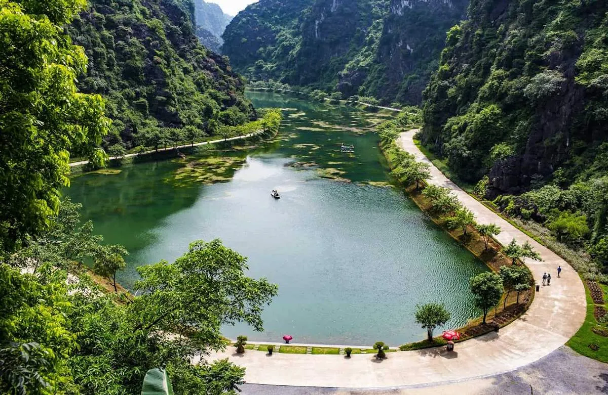 Cách Di Chuyển Đến Động Am Tiên