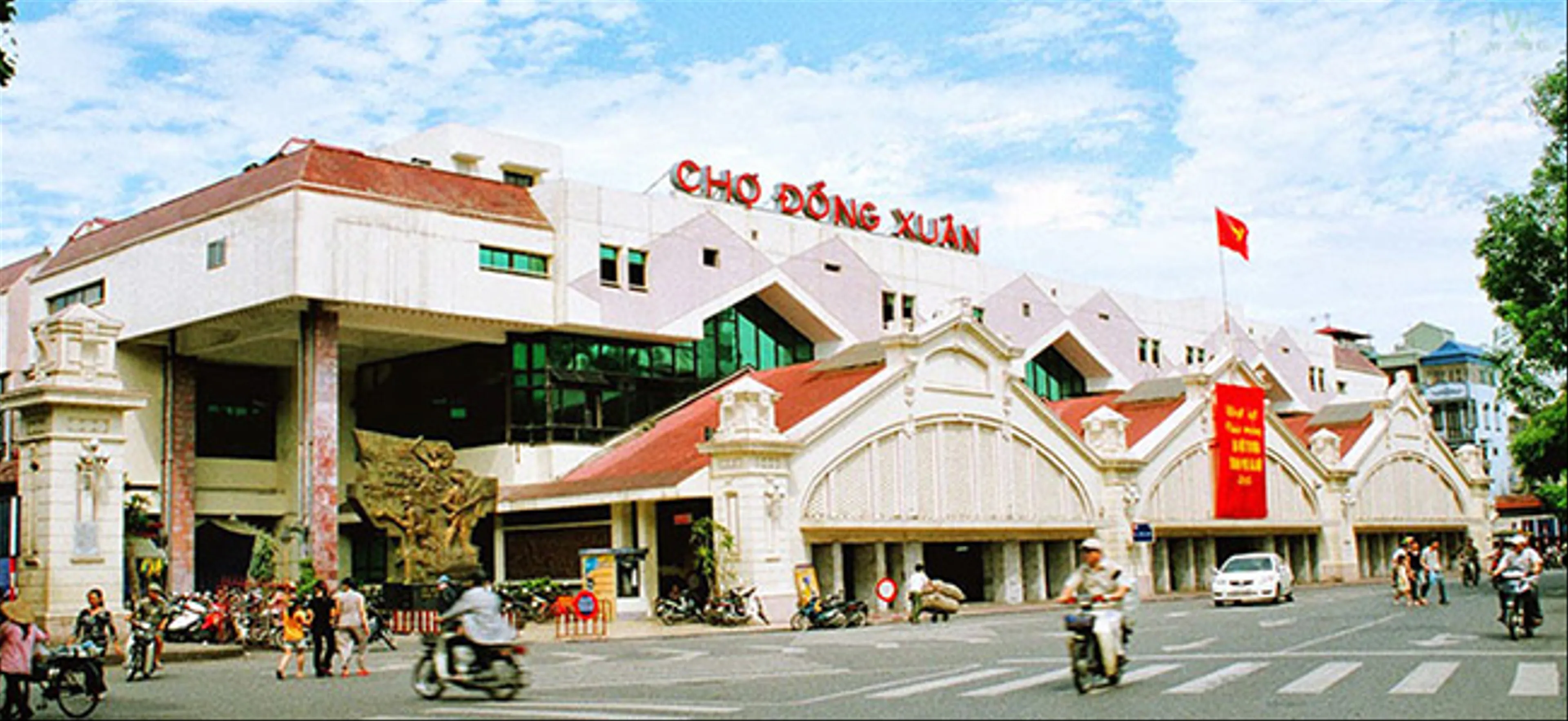 Khám Phá Chợ Đồng Xuân: Thiên Đường Mua Sắm và Ẩm Thực Đặc Sắc