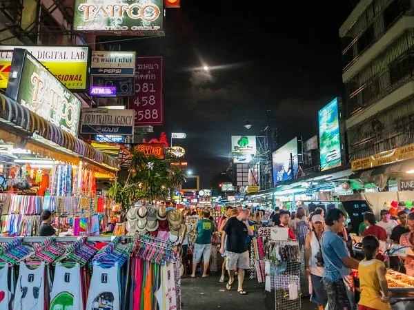Văn Hóa Mua Sắm Tại Chợ Đêm Bangkok