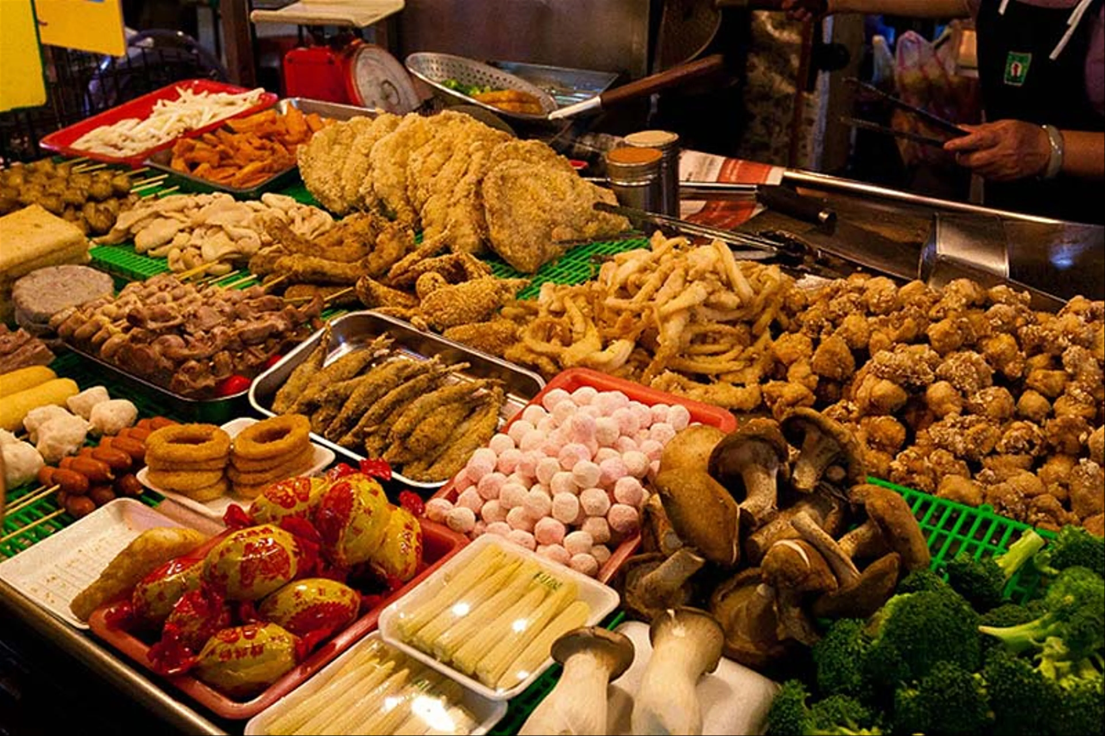 Thưởng thức ẩm thực đường phố Tây An: Bí quyết nếm thử bánh bao hấp và mì biang biang