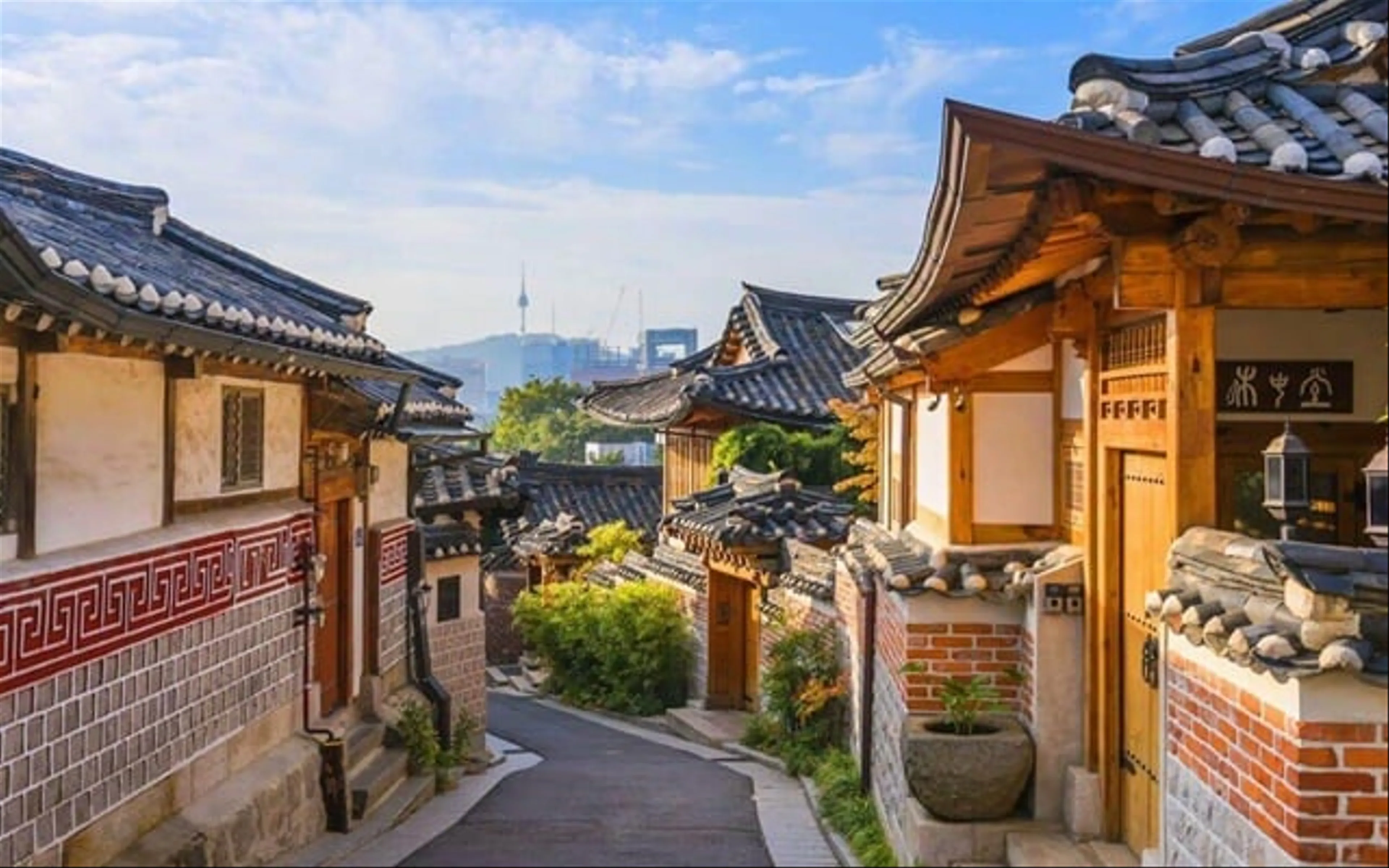 Khám Phá Làng Cổ Hàn Quốc Bukchon Hanok: Hành Trình Thời Gian Qua Những Ngôi Nhà Truyền Thống