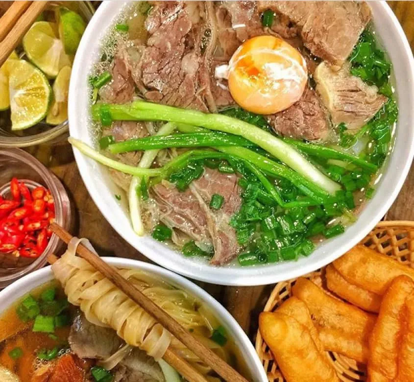 Phở Sướng - Thưởng thức phở trong không gian ấm cúng