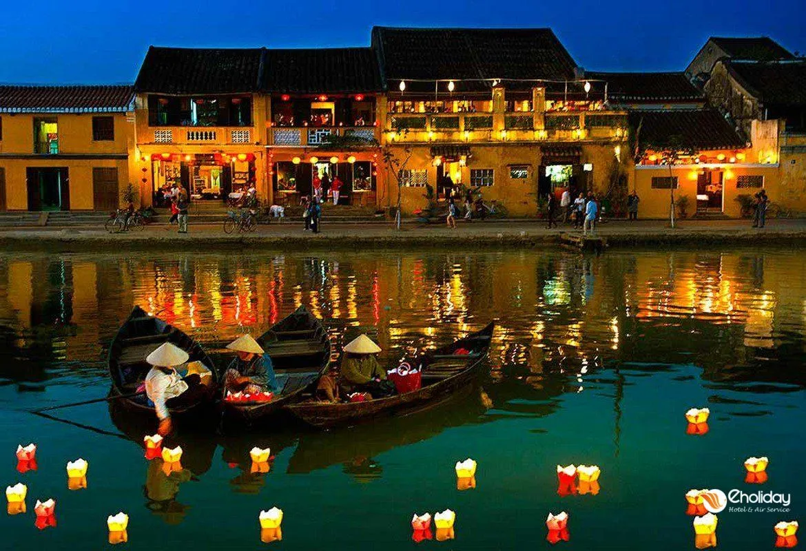 Thả Đèn Hoa Đăng Trên Sông Hoài