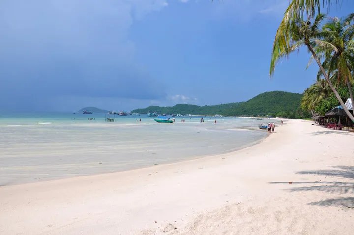 Vẻ đẹp hoang sơ của bãi cử cạn Phú Quốc