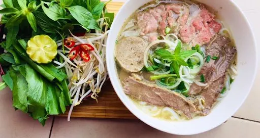 Gợi ý các món ăn kèm tại phở Ngã Sáu