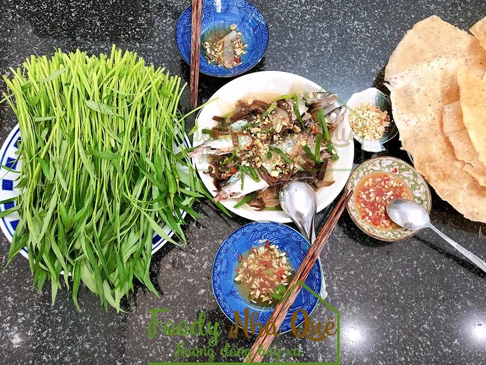 CÁCH LÀM CÁ NỤC HẤP CUỐN RAU MUỐNG DÂN DÃ SIÊU NGON