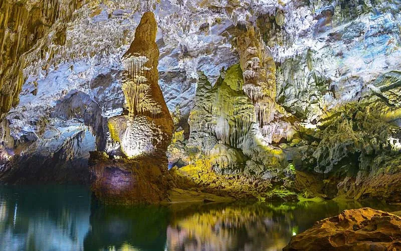 Phong Nha-Kẻ Bàng: Thiên đường của những hang động