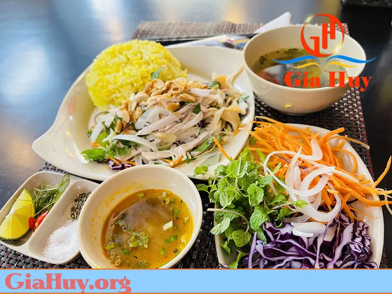 Cơm Gà Hội An - Hương Vị Khó Quên