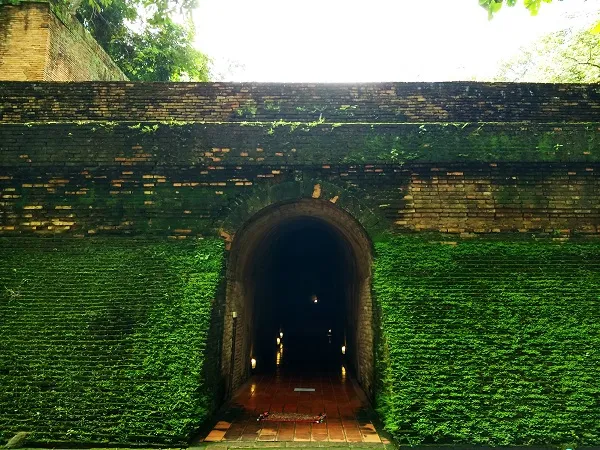 Wat Umong - ngôi chùa có đường hầm 700 tuổi ở Chiang Mai