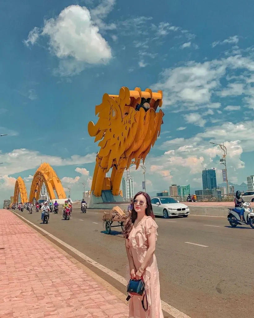 Những điểm check-in và góc chụp ảnh đẹp tại Cầu Rồng