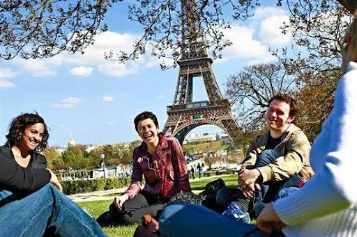 Trải nghiệm văn hóa và con người Paris
