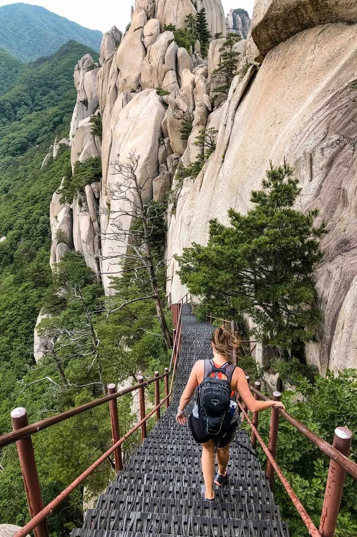 Essential Tips for Hiking in Seoraksan