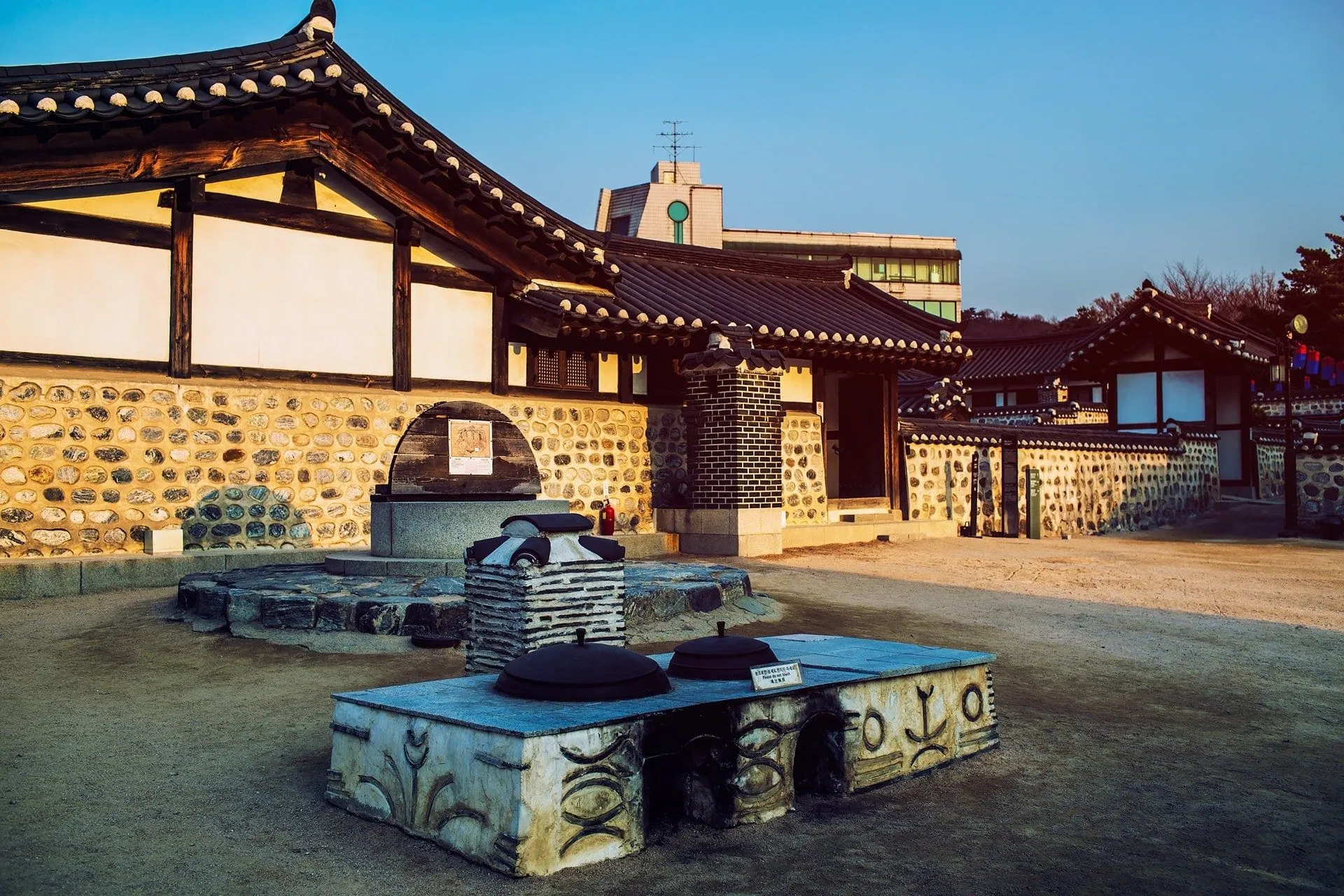 Namsangol Hanok Village: Cultural Heritage in the City