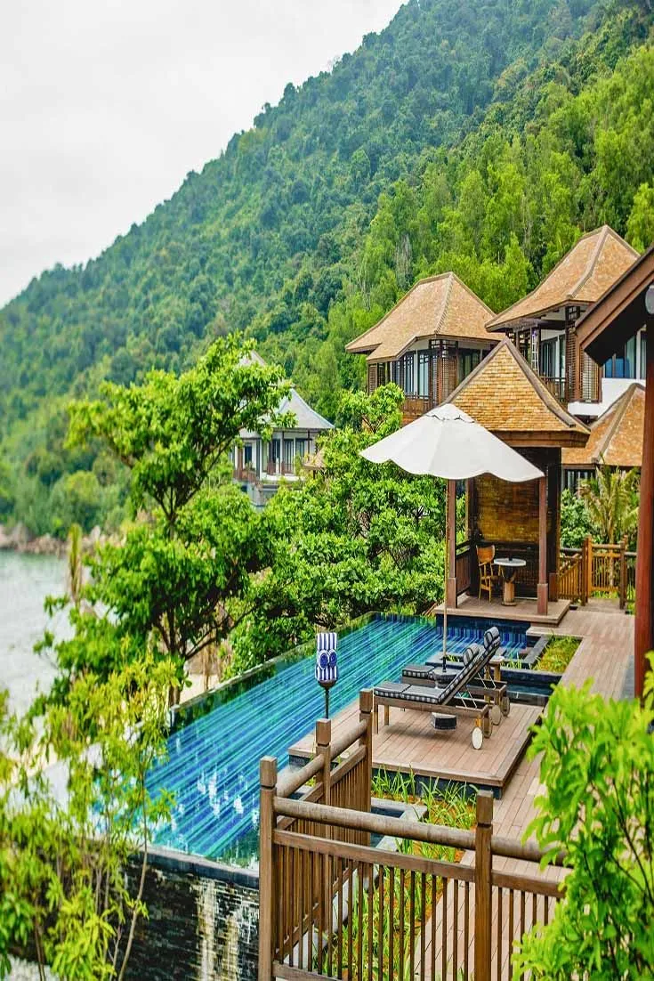 Accommodation Options: From Homestays to Luxurious Resorts