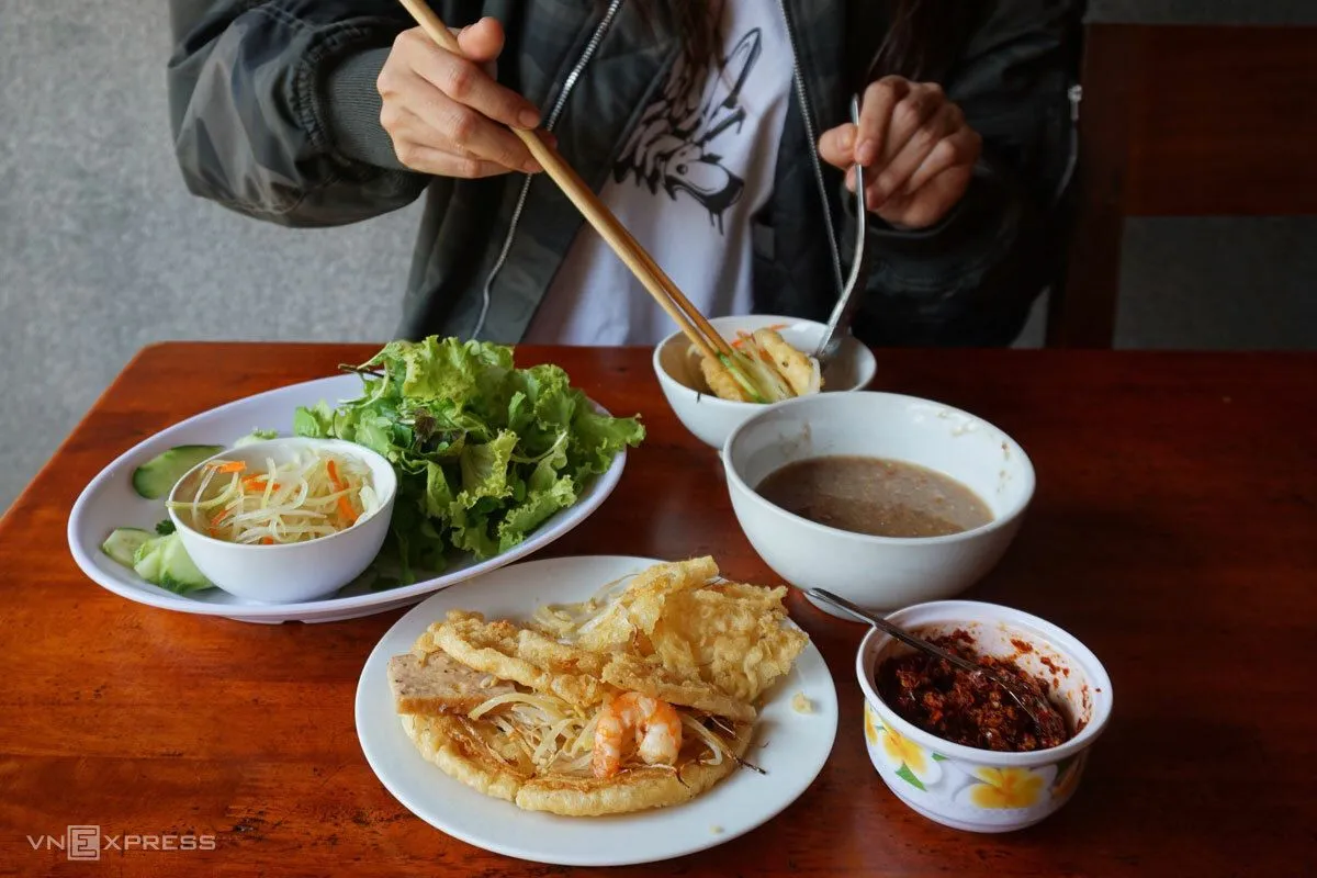 Thưởng Thức Ẩm Thực Địa Phương