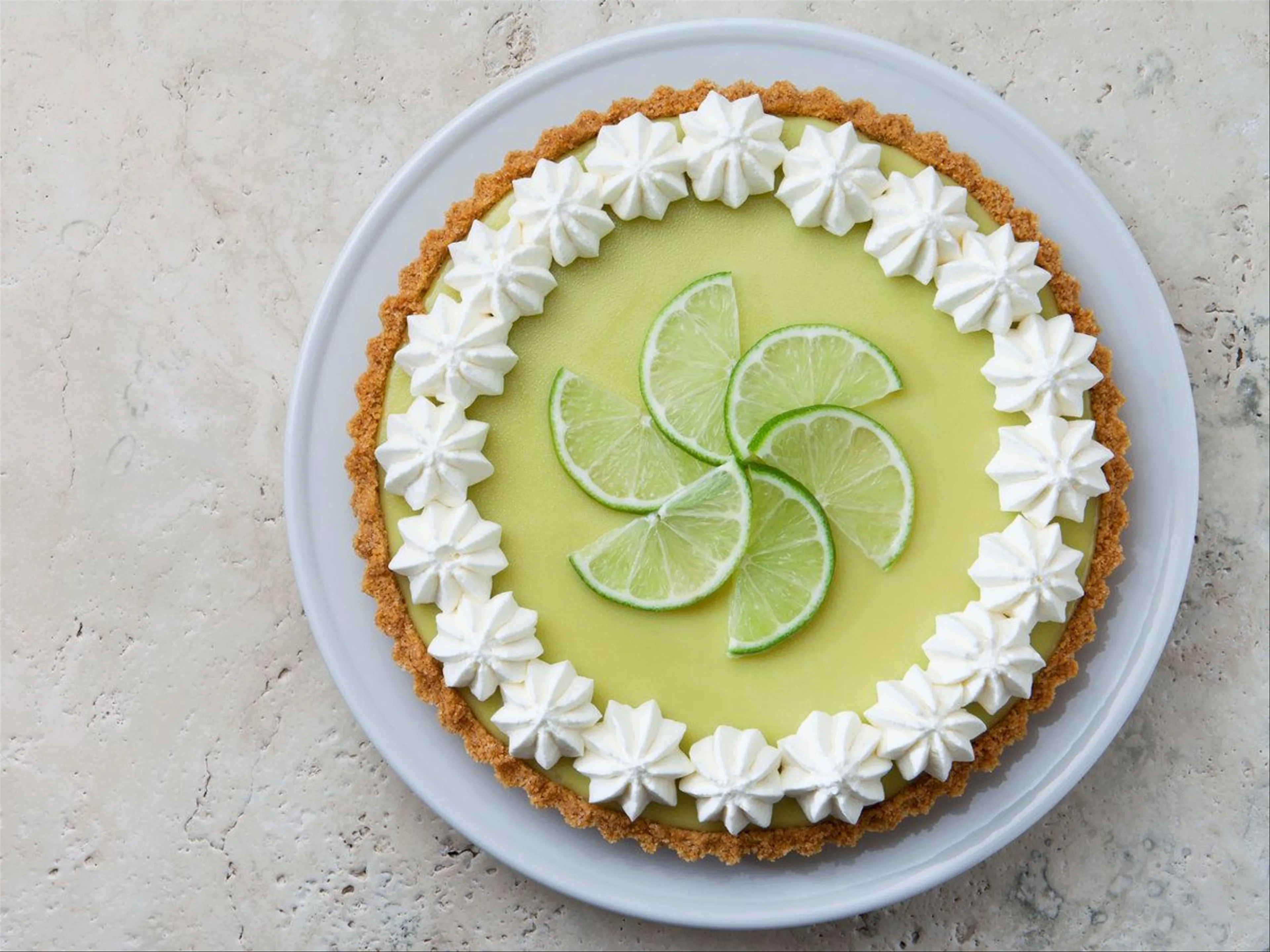 Thưởng Thức Bánh Key Lime Pie Đặc Trưng Tại Key West, Florida