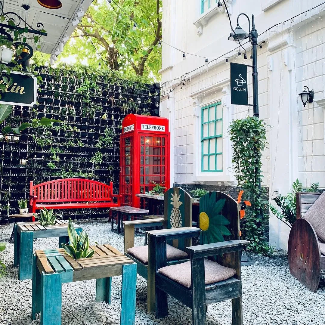 Local Favorites: Must-Visit Hidden Cafés
