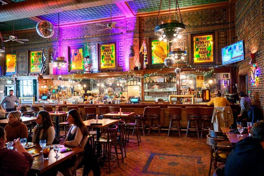 Hidden Speakeasies and Historic Bars