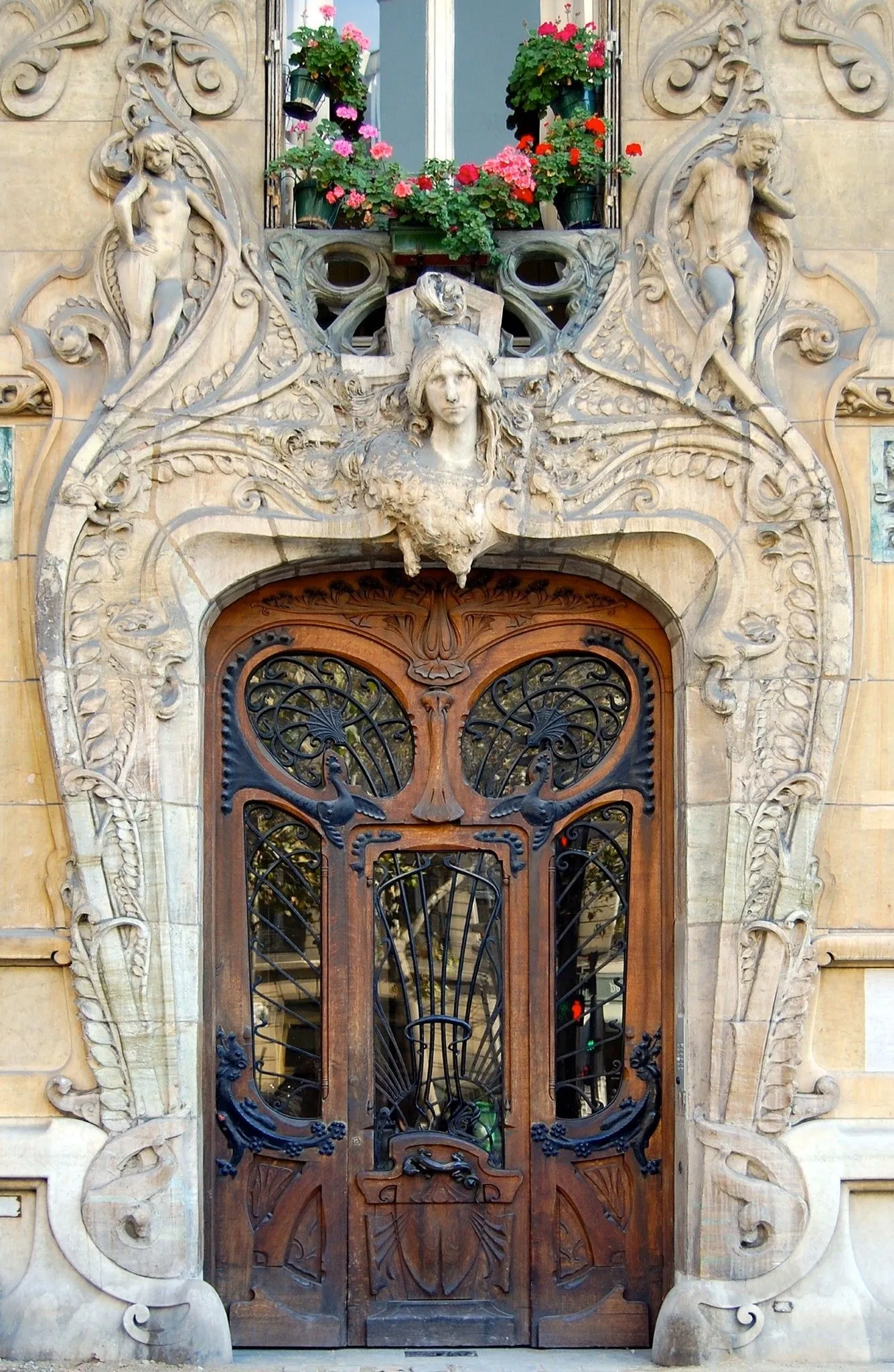 Conclusion: Embracing the Beauty of Art Nouveau