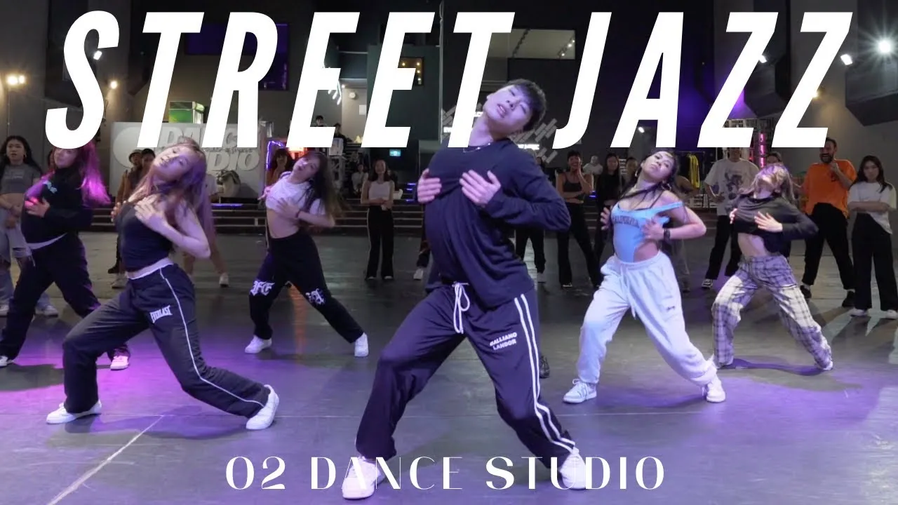 Street Performances: Jazz on the Go