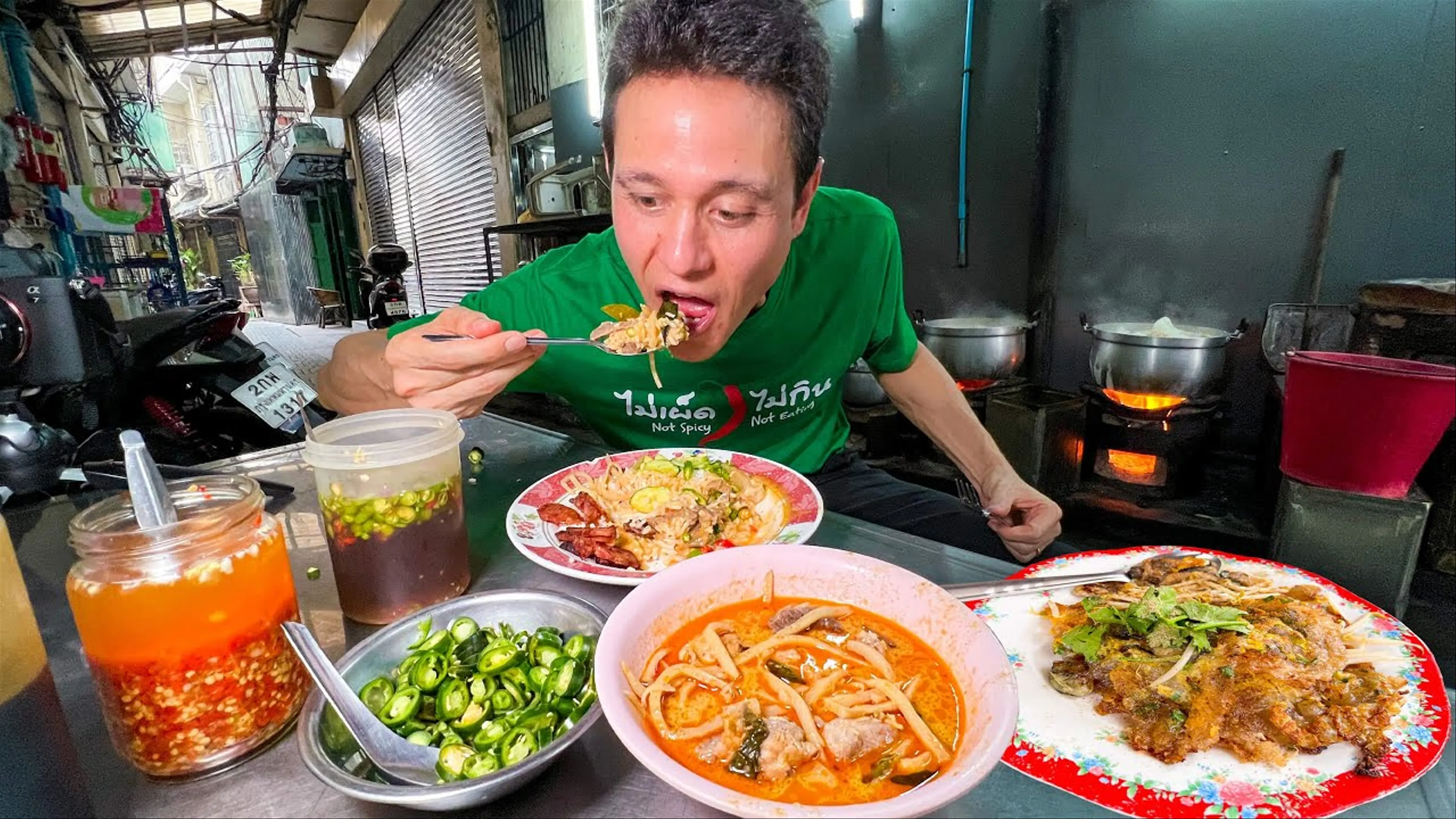 A Culinary Adventure: Discovering the Street Food Gems of Bangkok's Chinatown