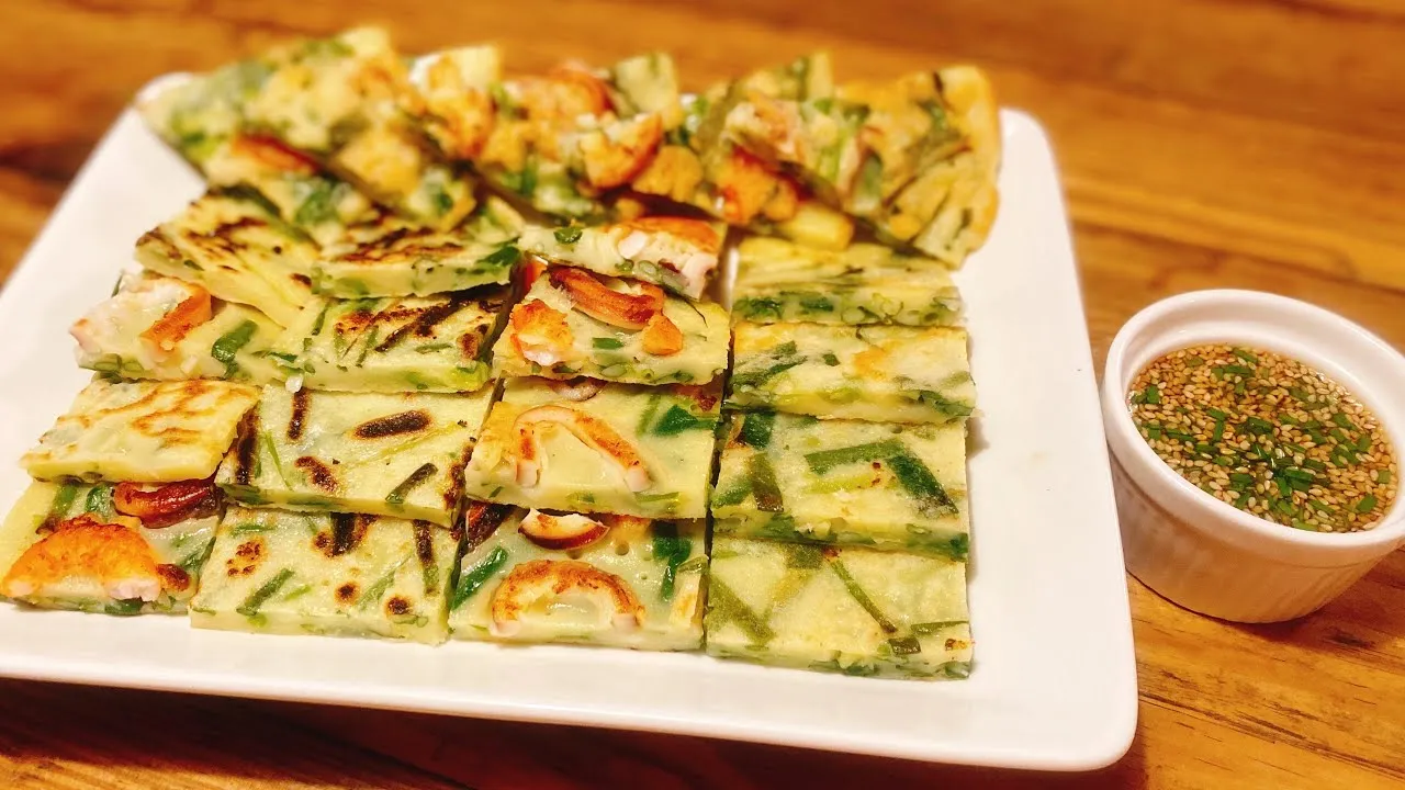 Hương vị độc đáo của bánh xèo Bindaetteok