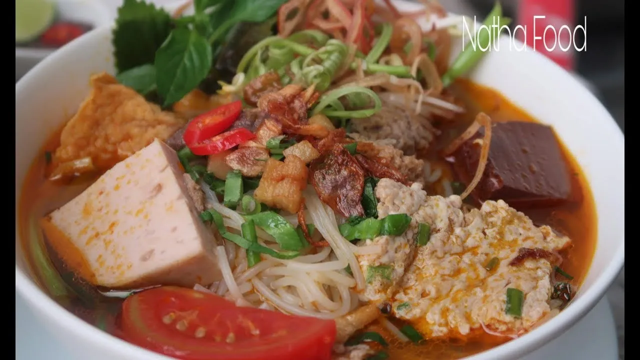 Nguyên liệu chính tạo nên hương vị bún riêu cua