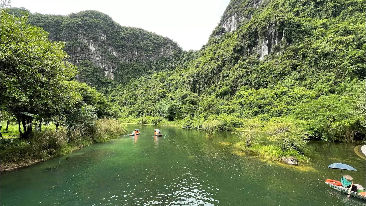 Chèo Thuyền Khám Phá Sông Ngòi