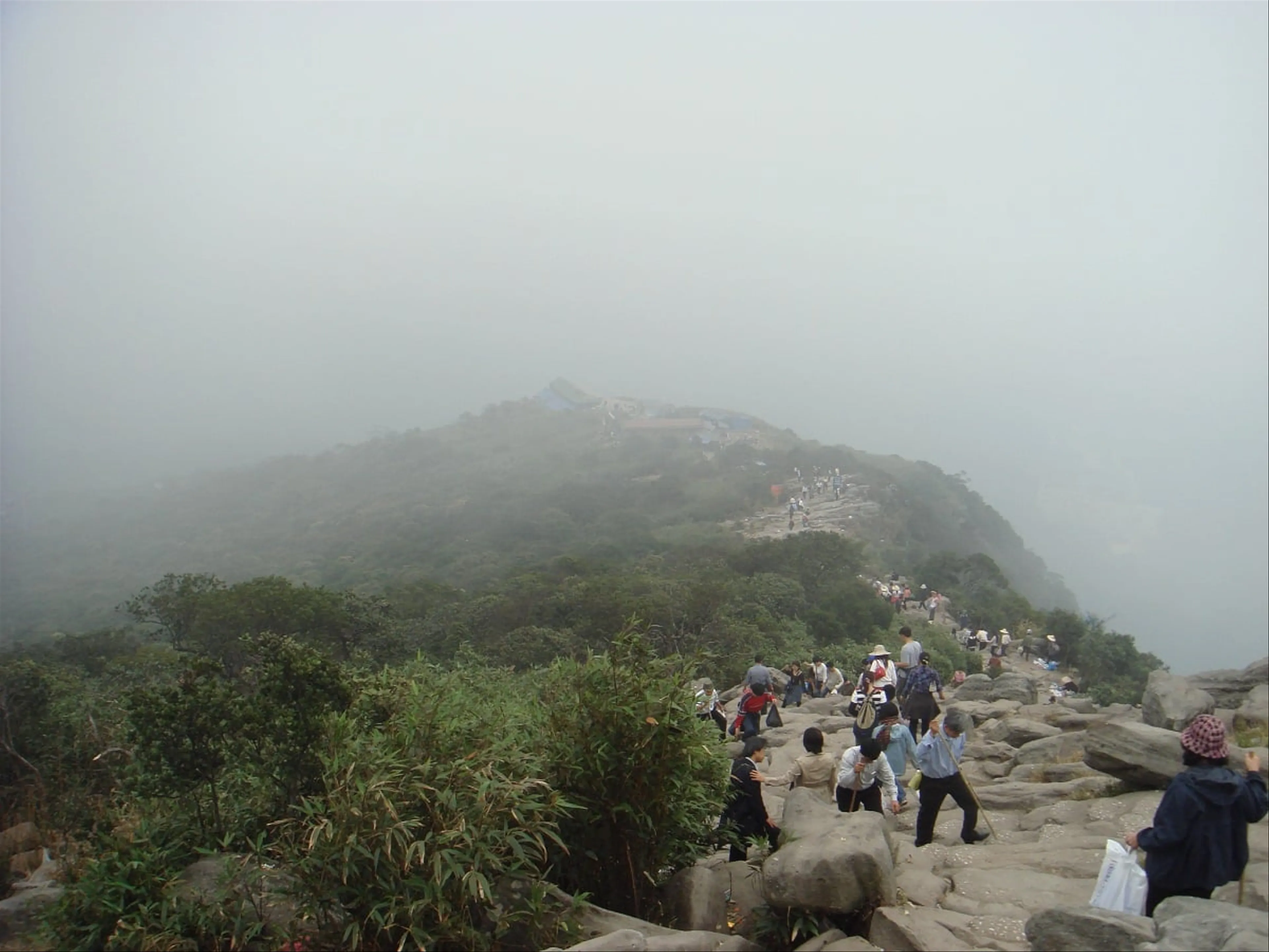 Tour du lịch Yên Tử 1 ngày khởi hành từ Hà Nội