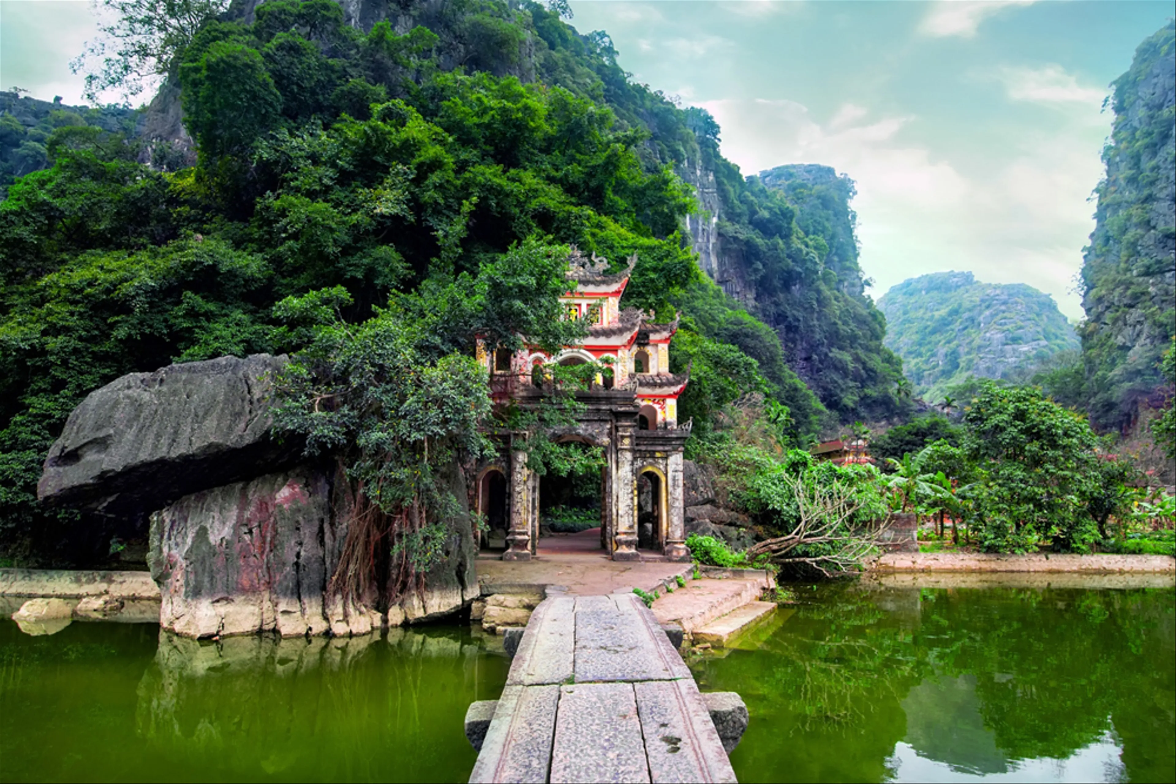 Tour du lịch Ninh Bình 2 ngày 1 đêm: Bái Đính - Tràng An - Hoa Lư - Hang Múa - Tam Cốc