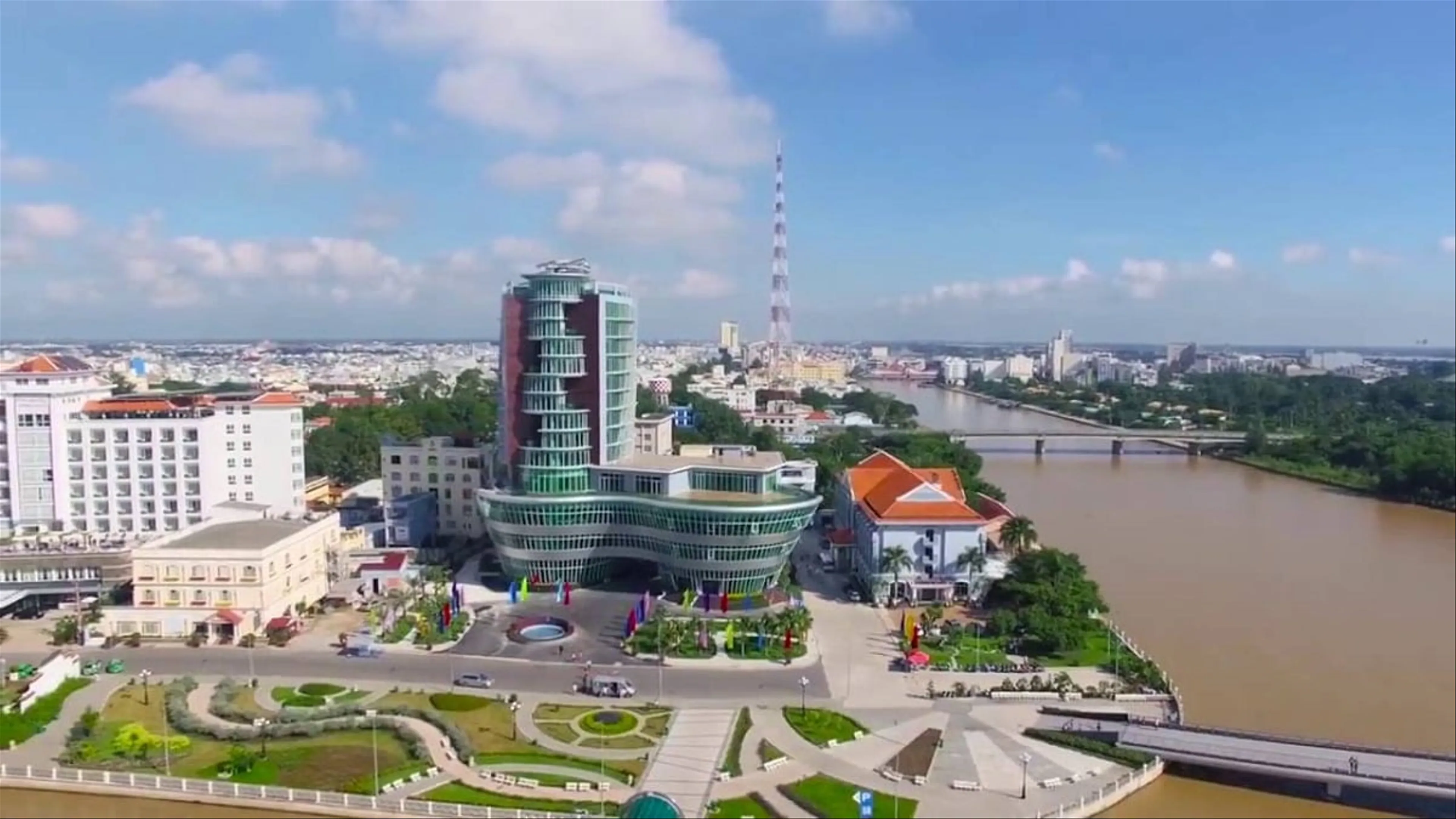 Tour du lịch Hà Nội - Khám Phá Miền Đất Tây Đô 2 ngày 1 đêm