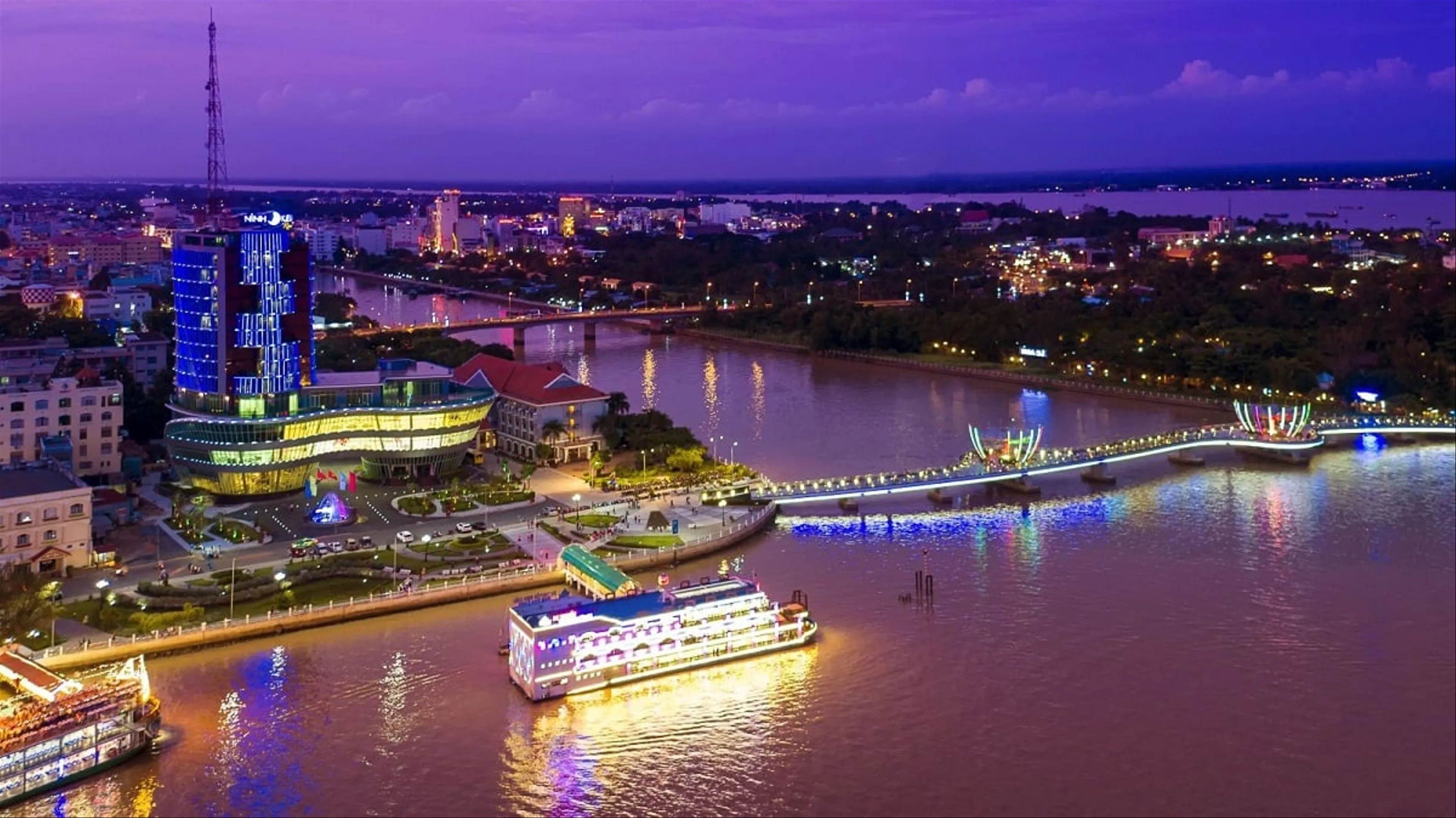 Tour Cần Thơ 1 ngày: Phố Cổ Tây Đô - Chợ Nổi Cái Răng - Vườn Trái Cây