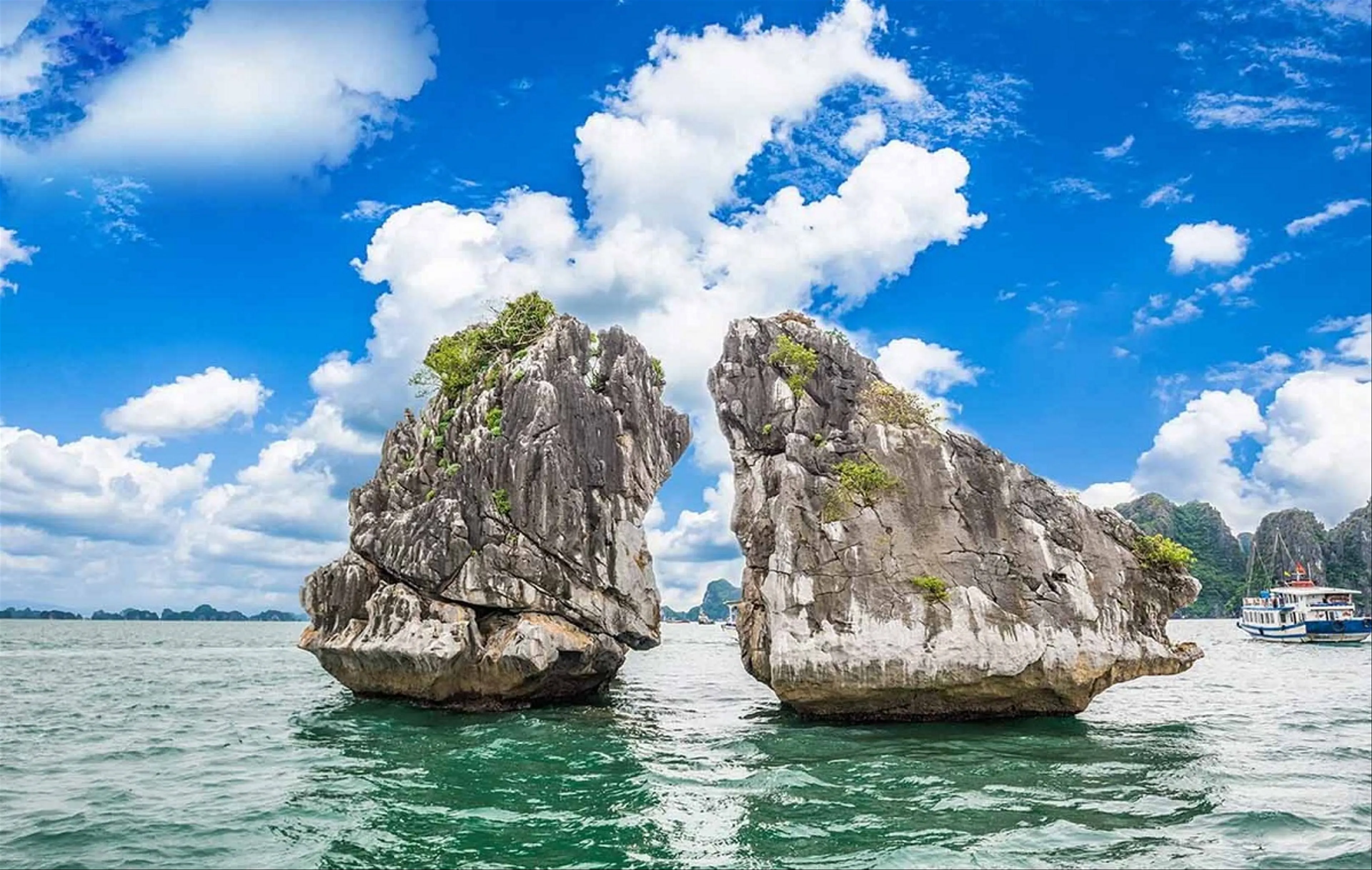 Tour Hạ Long - Tuần Châu - Yên Tử 2 ngày 1 đêm giá ưu đãi