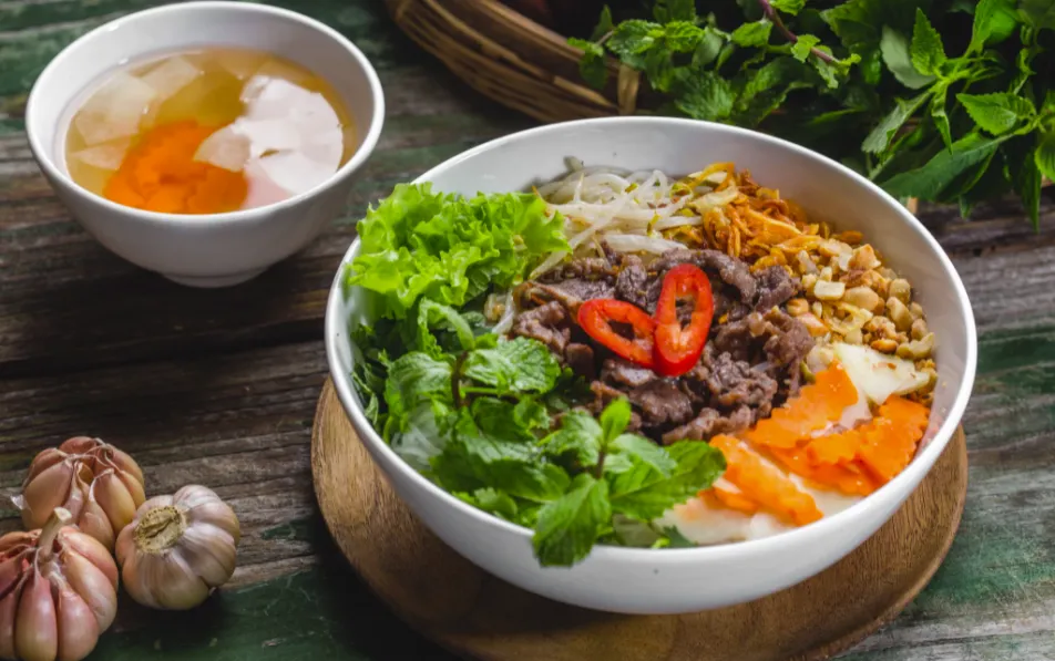 Bún thịt xào
