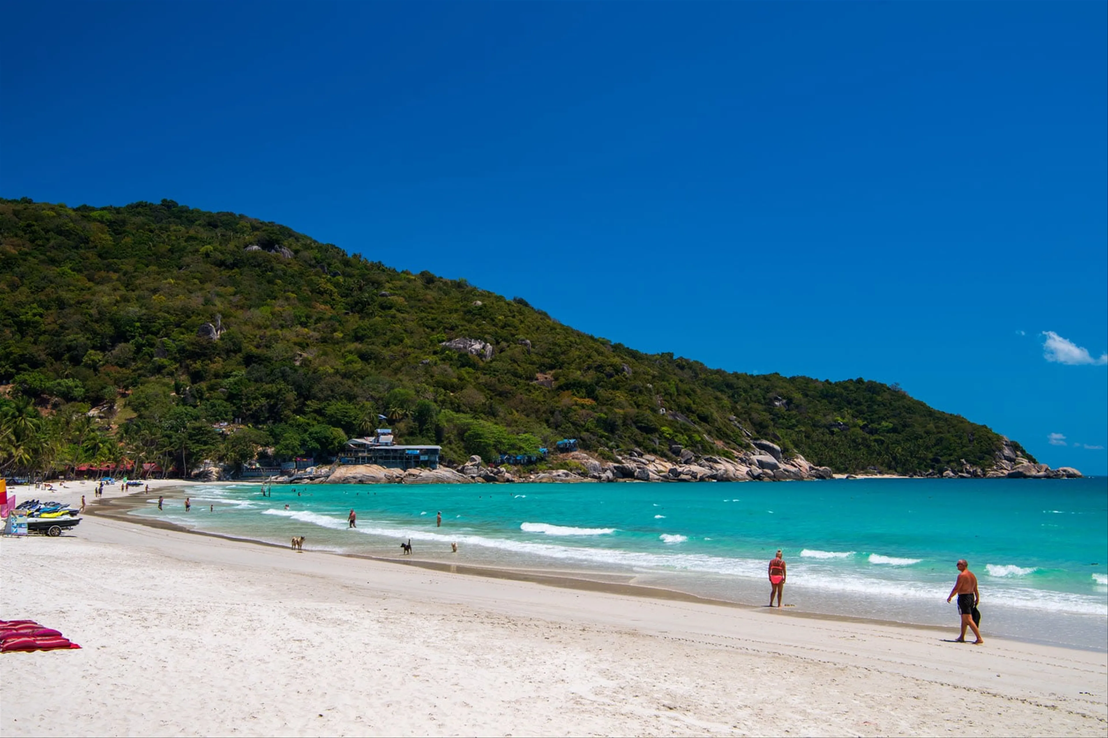 Koh Tao và Phangan giảm bớt quy tắc nhập cảnh cho khách du lịch