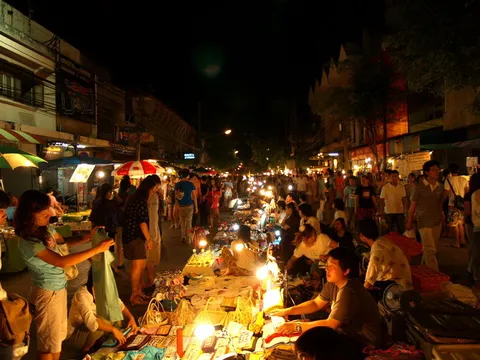 các gian hàng đồ lưu niệm