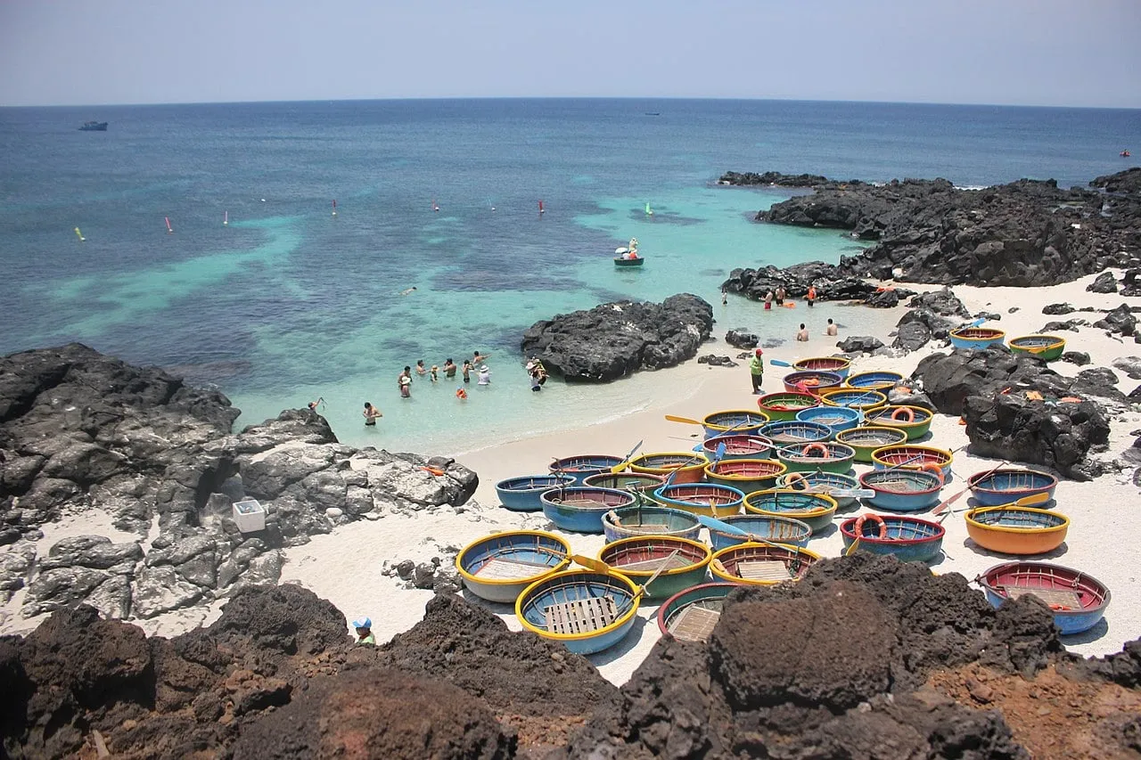 An binh island beach