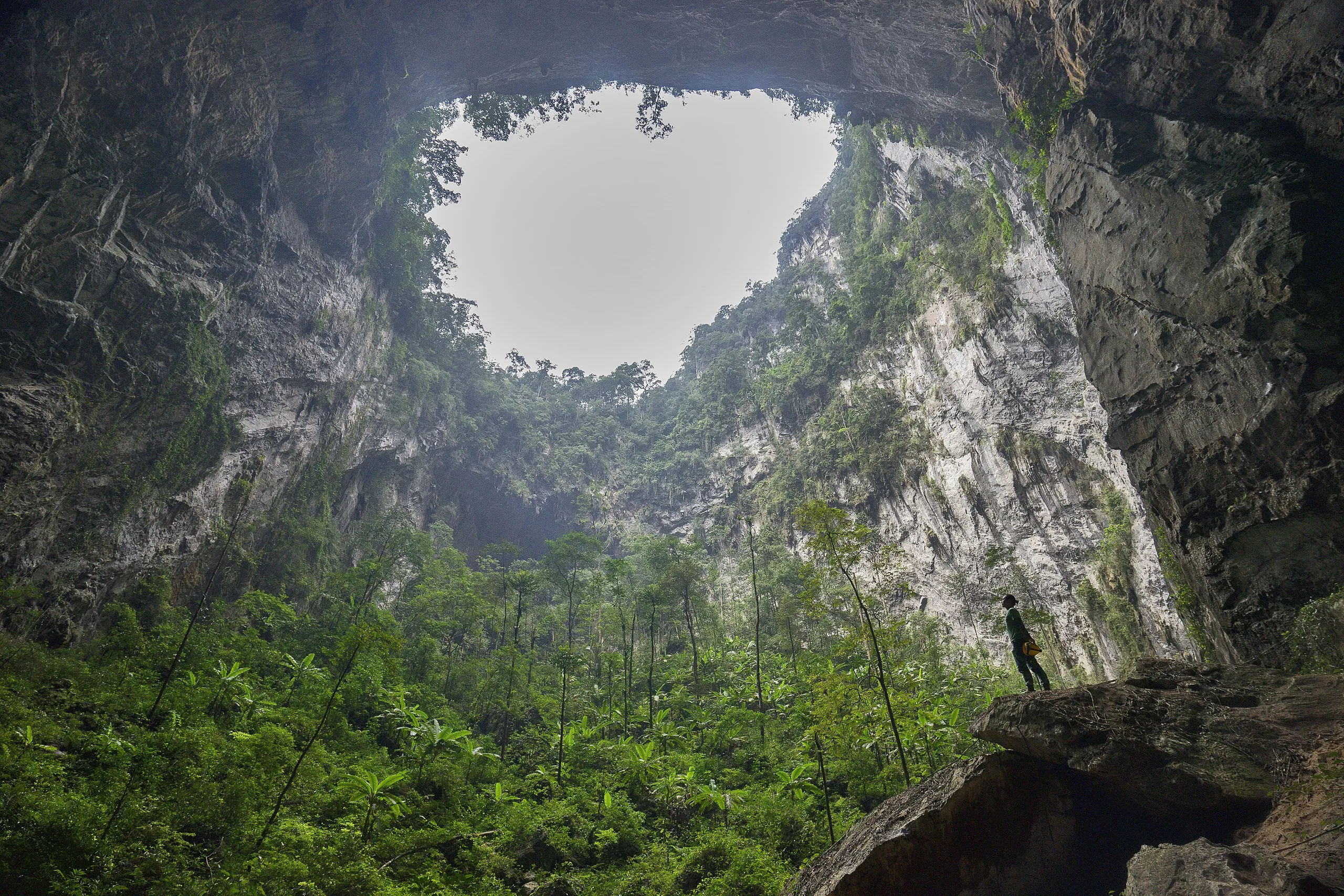 Inside the hong son doong cave