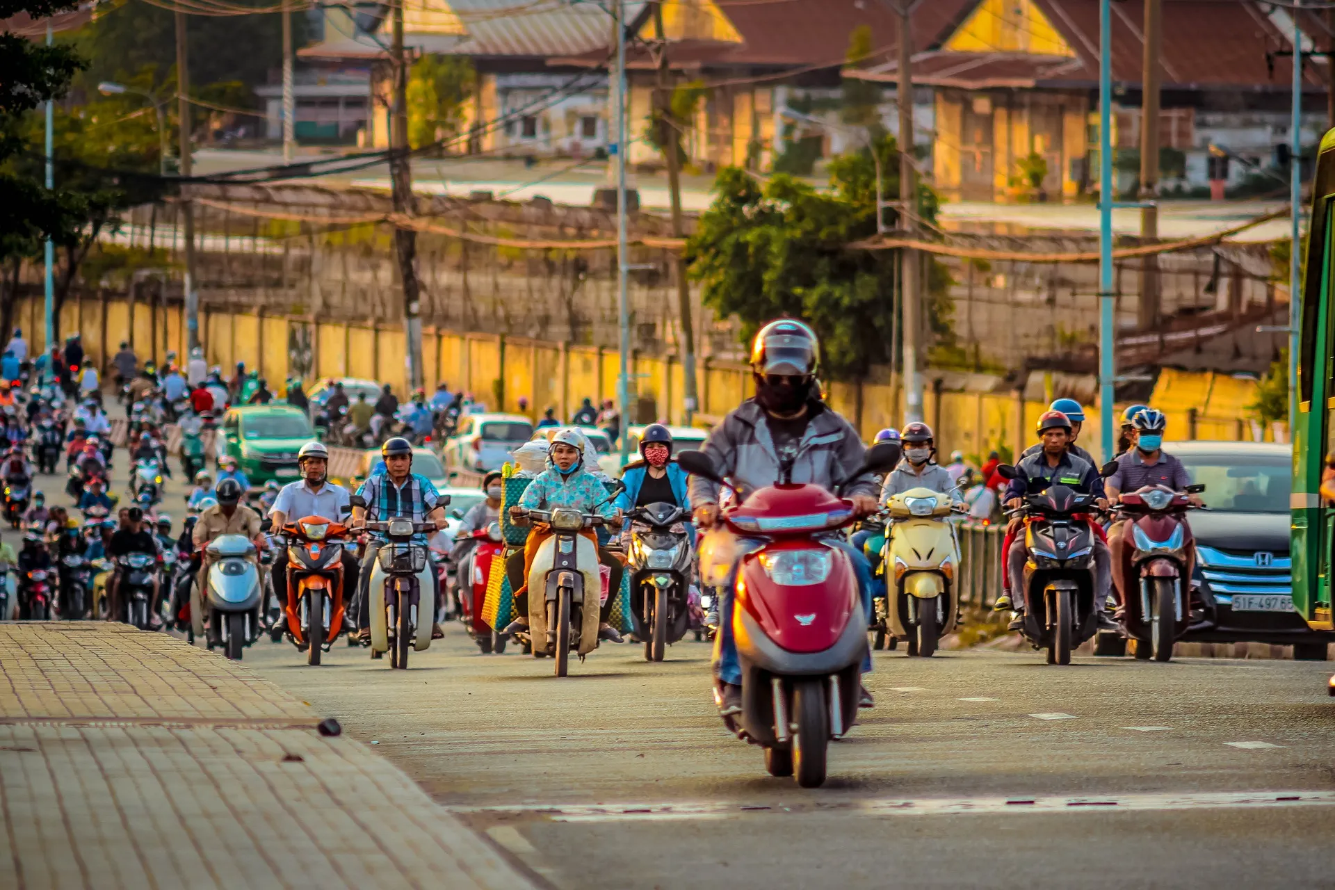 motorbikes in ho chi minh city traffic