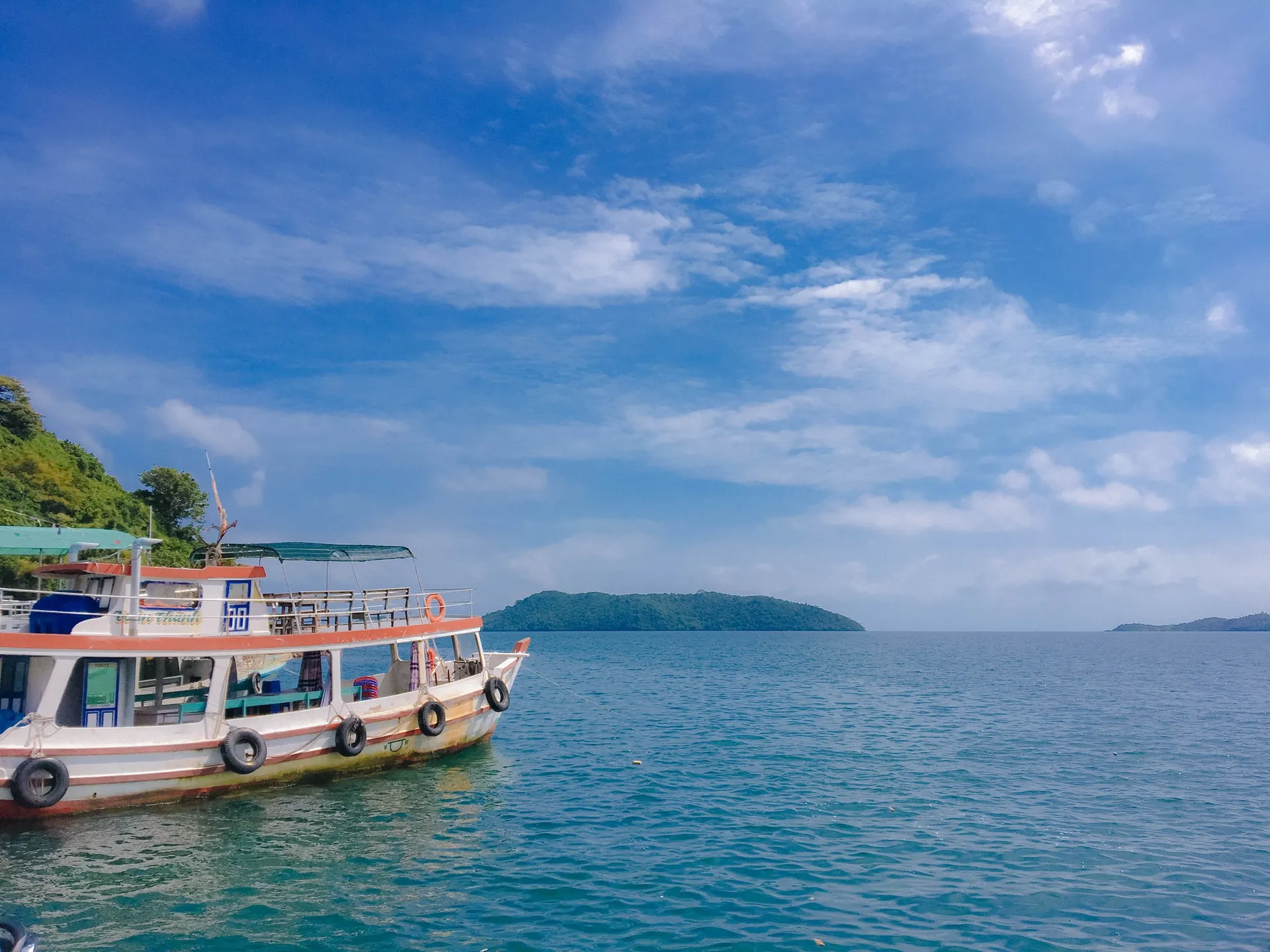 Ferry in Nam Du Island