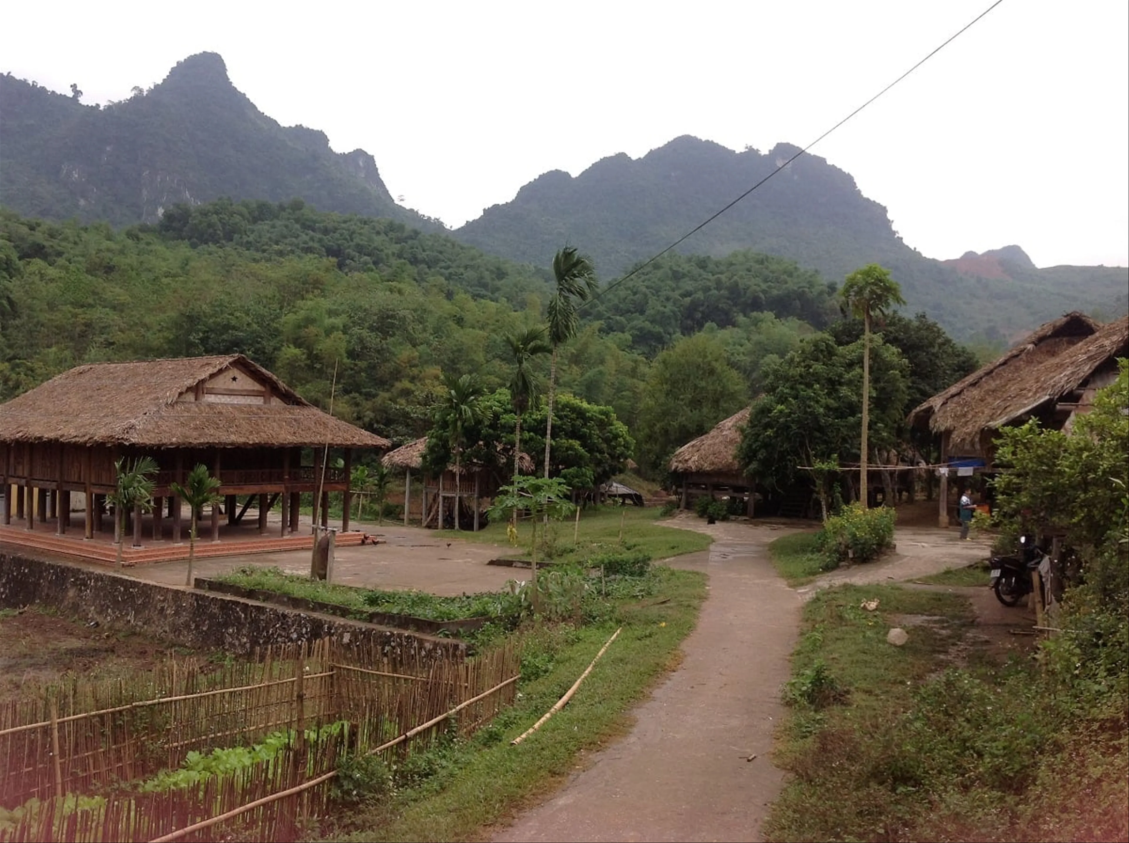 Tour Hà Nội - Mai Châu - Hòa Bình 3 ngày 2 đêm