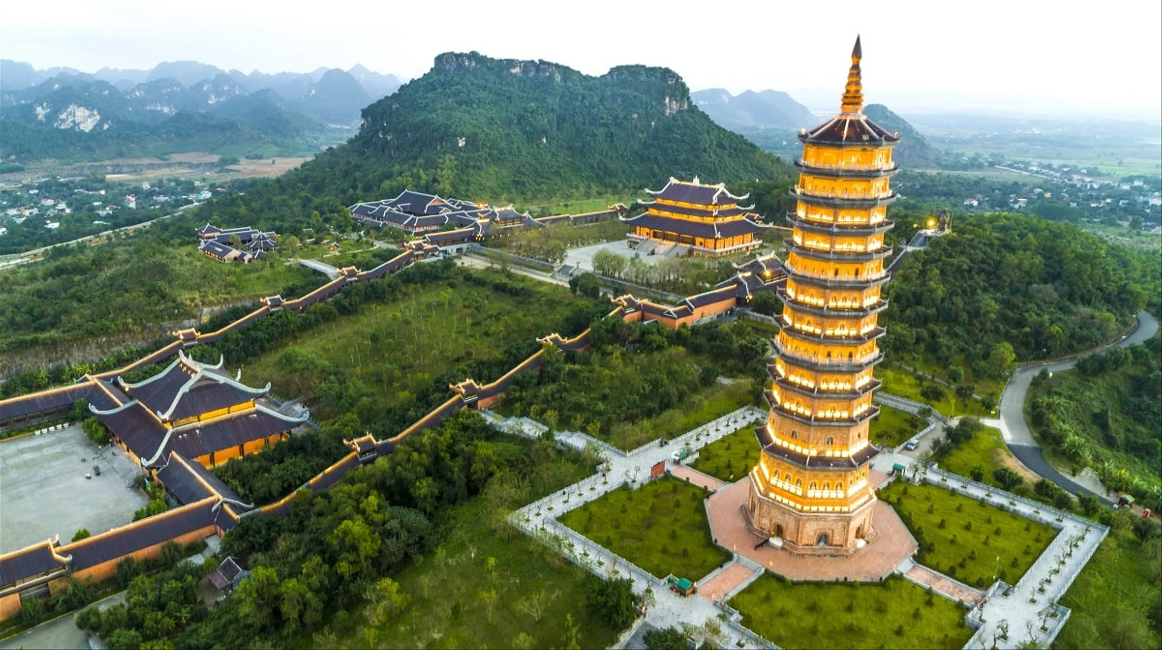 Tour du lịch Ninh Bình: Chùa Tam Chúc - Làng Vũ Đại - Bái Đính - Tràng An 2 ngày 1 đêm