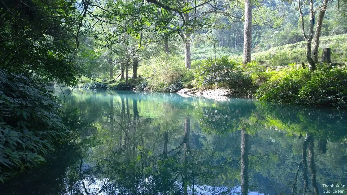Ảnh suối Lê Nin