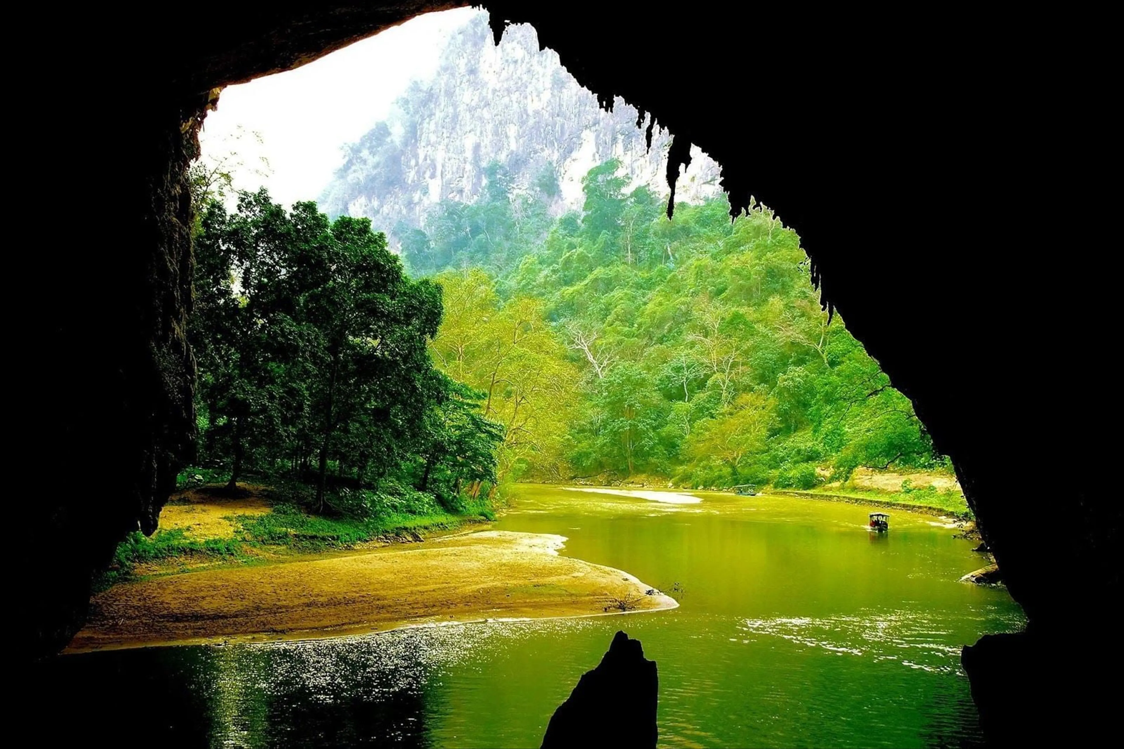 Động Puông - Tuyệt tác của tạo hóa