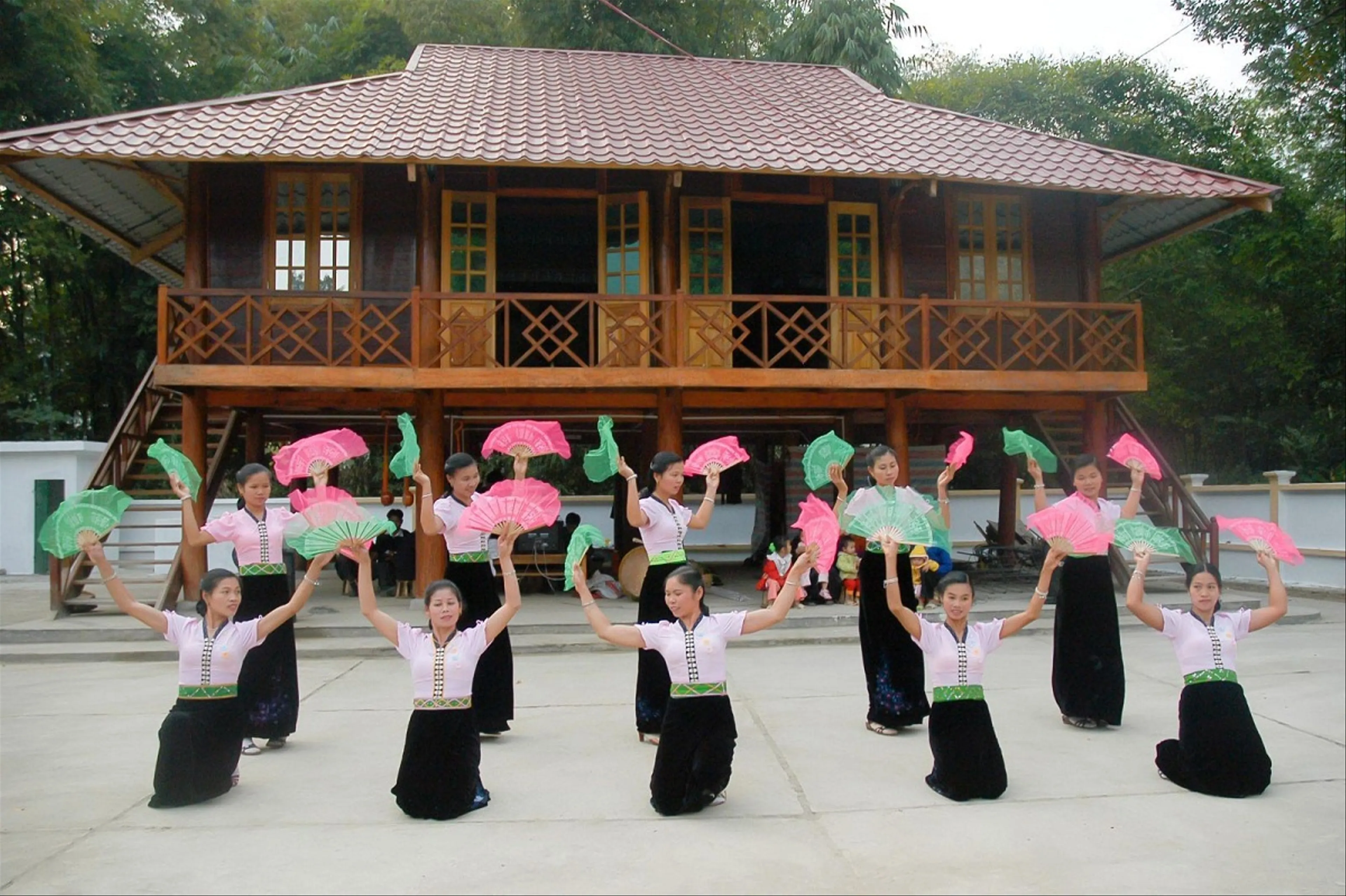 Hòa mình vào các lễ hội truyền thống đặc sắc của Yên Bái