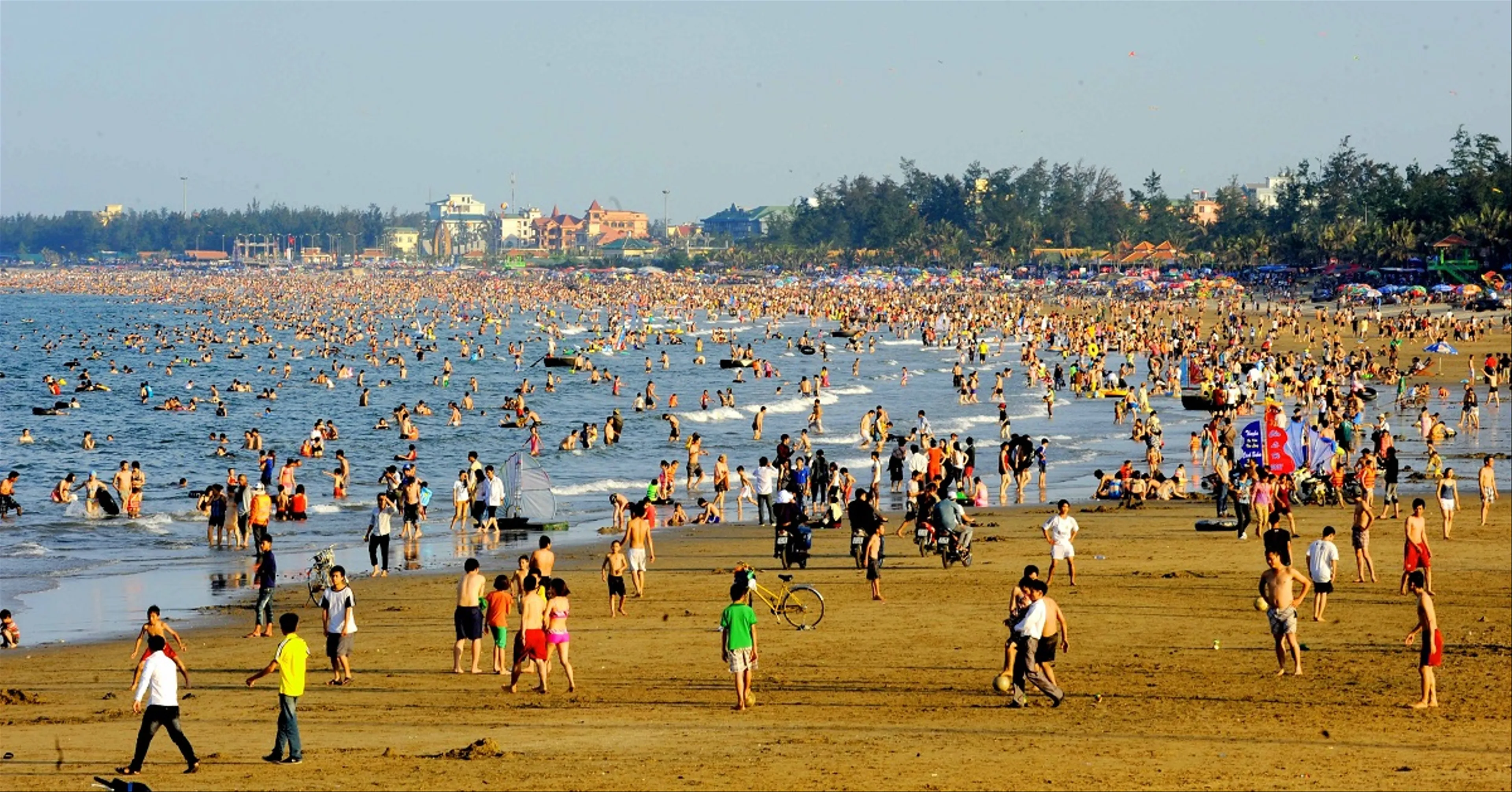 Biển Cửa Lò điểm đến níu chân du khách bởi bãi biển đẹp mê hồn