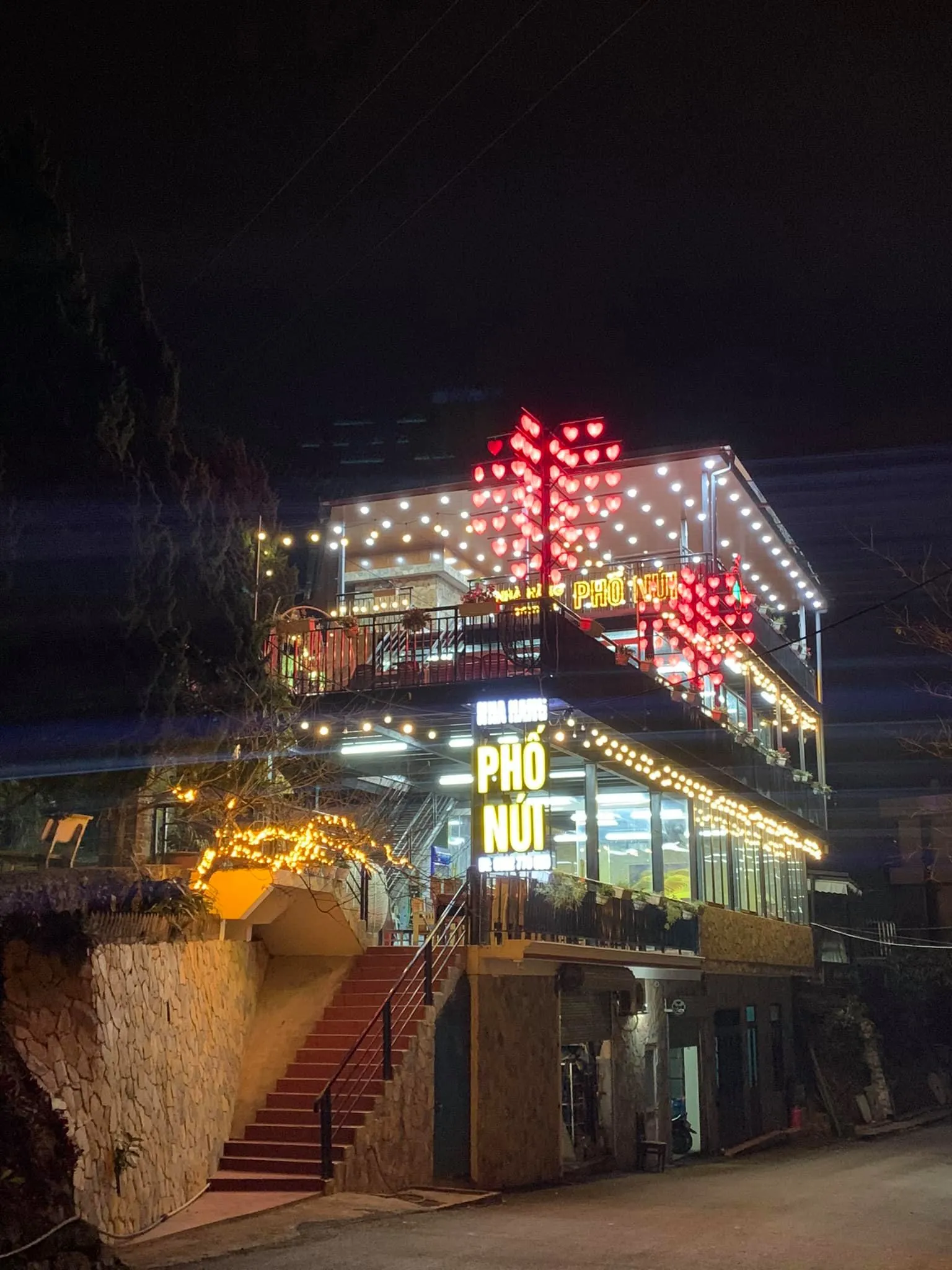 Nha hang Pho Nui Tam Dao